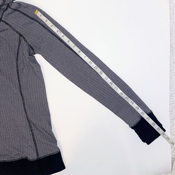 LULULEMON Think Fast Pullover Hoodie Black Gray Herringbone Long Sleeve Top sz 4 - Picture 10 of 12